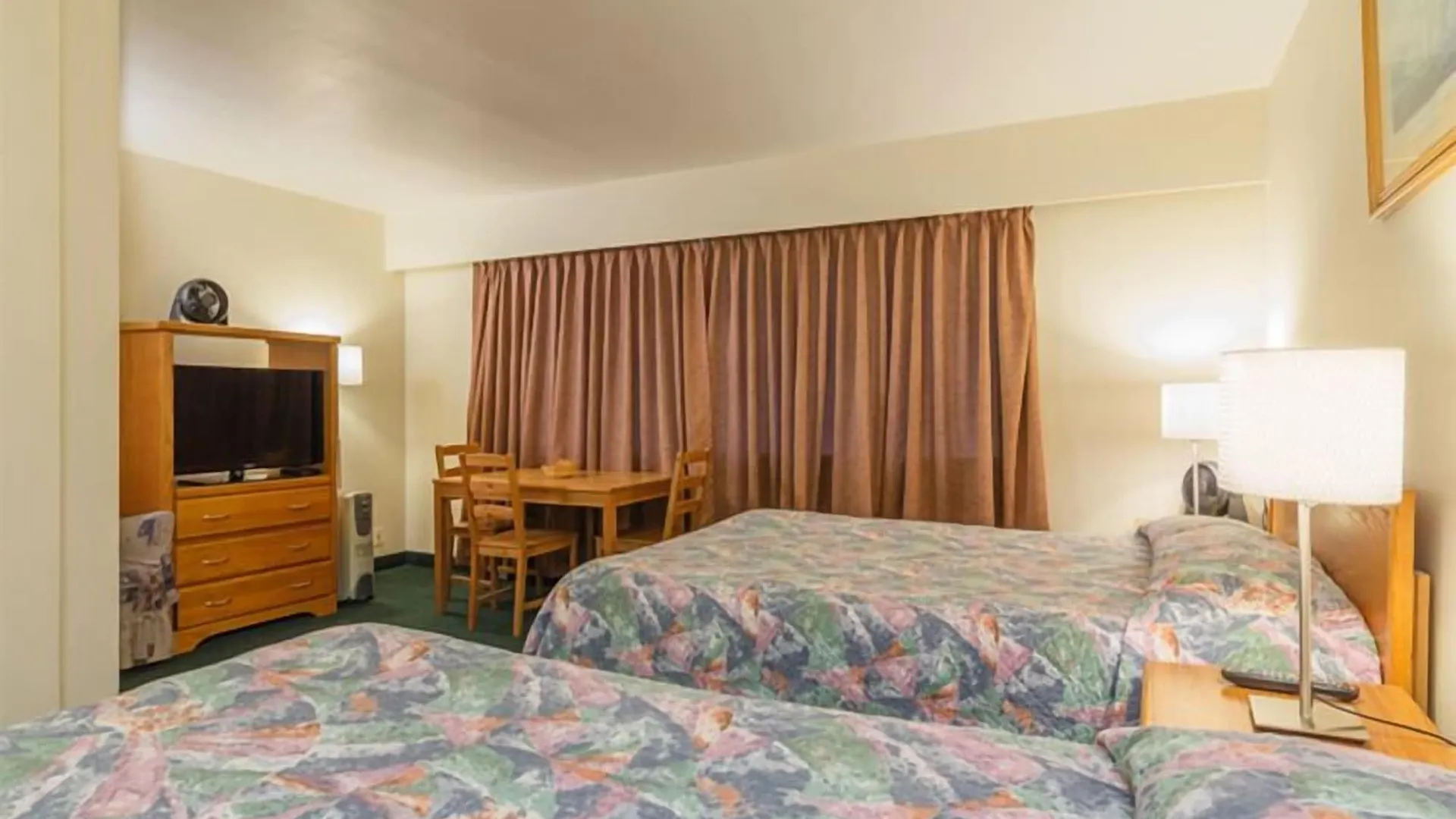 **  English Bay Hotel Ванкувер Канада
